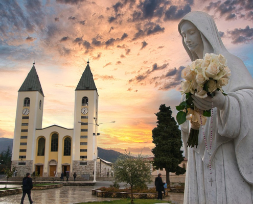 the-virgin-of-medjugorje-8254239_960_720